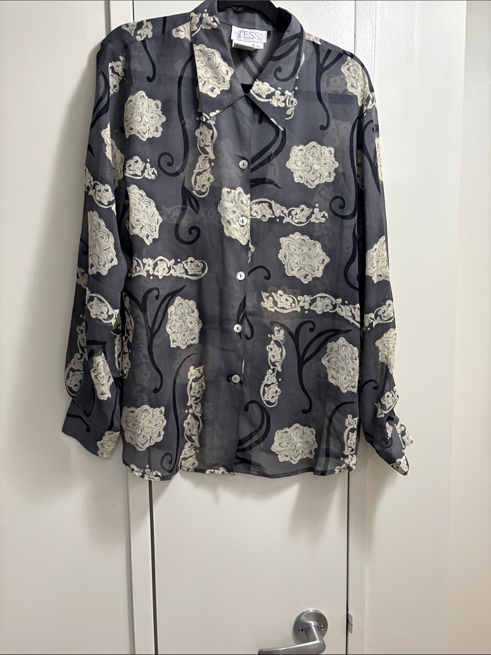 Tess Floral Button-Up blouse